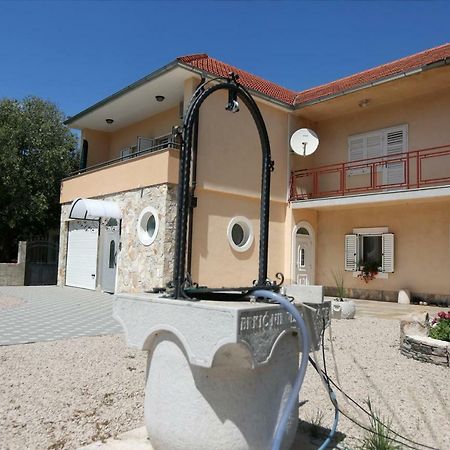 Appartamento Apartman Delux Brkic Lozovac Esterno foto