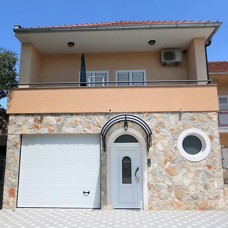 Appartamento Apartman Delux Brkic Lozovac Esterno foto