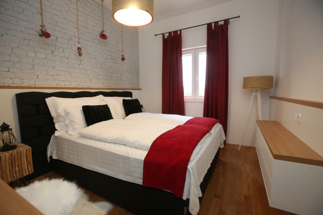 Appartamento Apartman Delux Brkic Lozovac Esterno foto