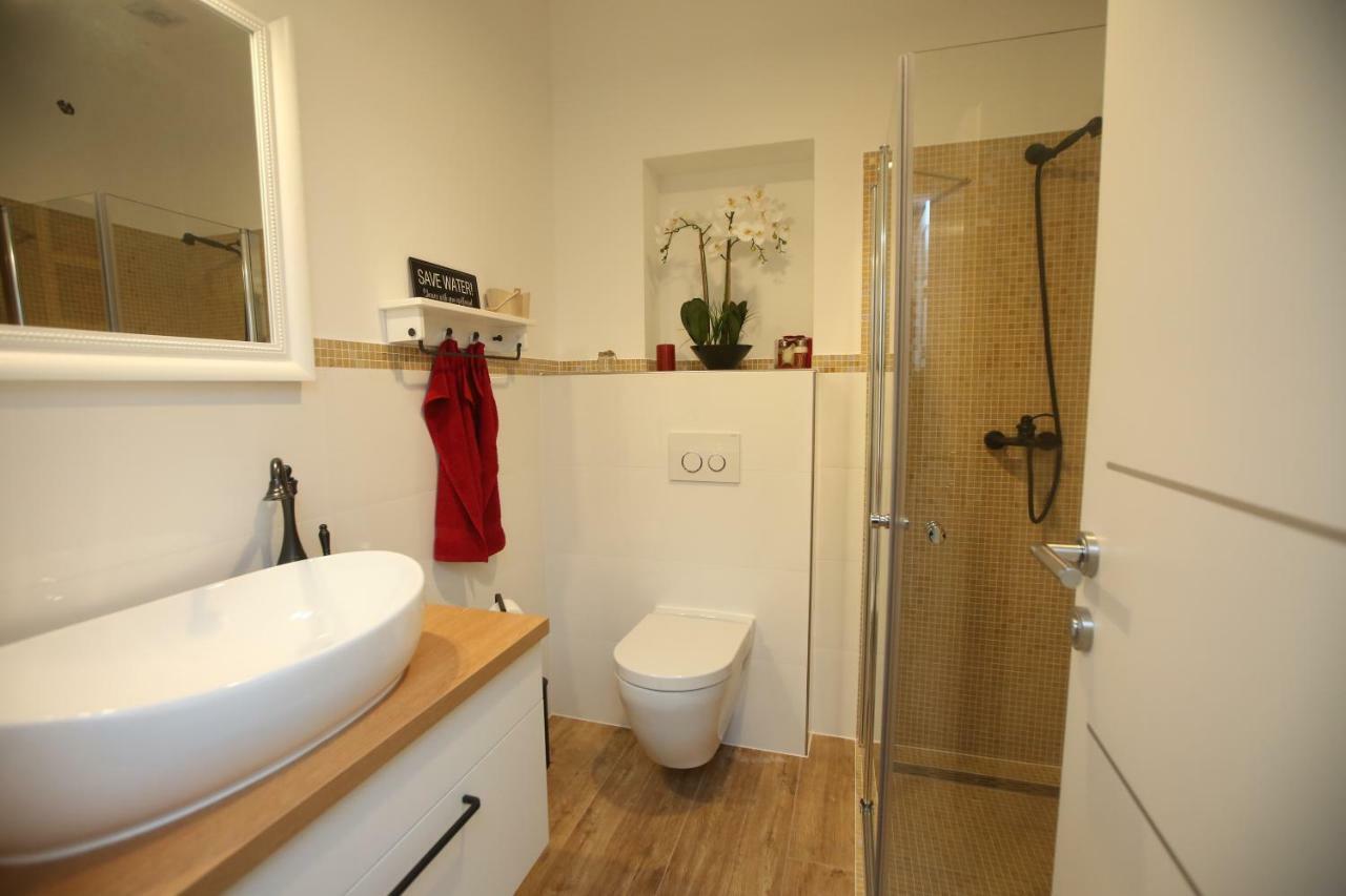 Appartamento Apartman Delux Brkic Lozovac Esterno foto